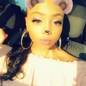 Meet your Posher, Mia